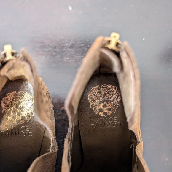 Vince Camuto - Picture 2 of 4